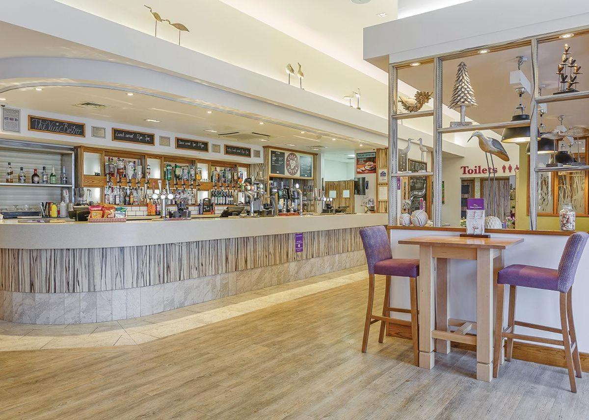 Piran Meadows Resort New Quay Esterno foto