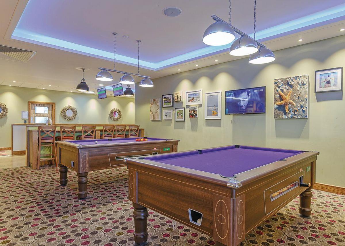 Piran Meadows Resort New Quay Esterno foto