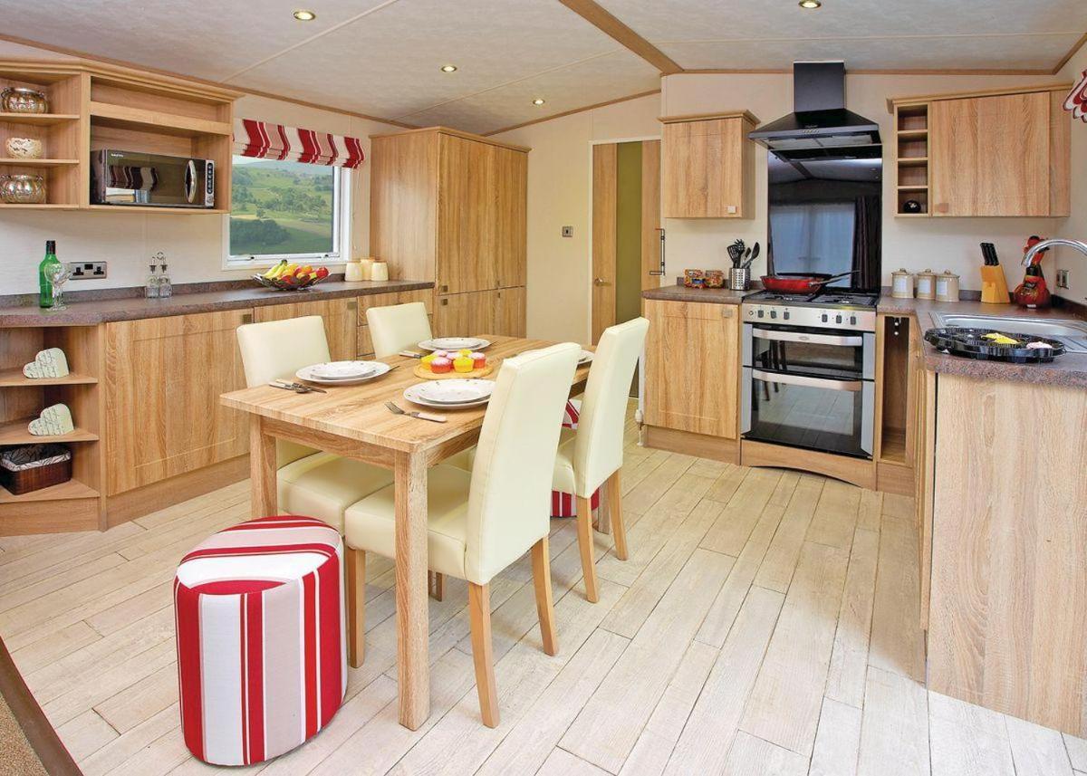 Piran Meadows Resort New Quay Esterno foto