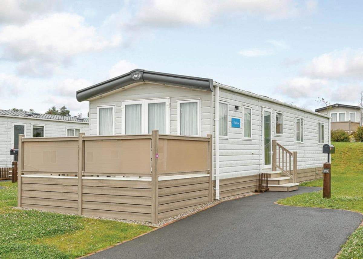 Piran Meadows Resort New Quay Esterno foto