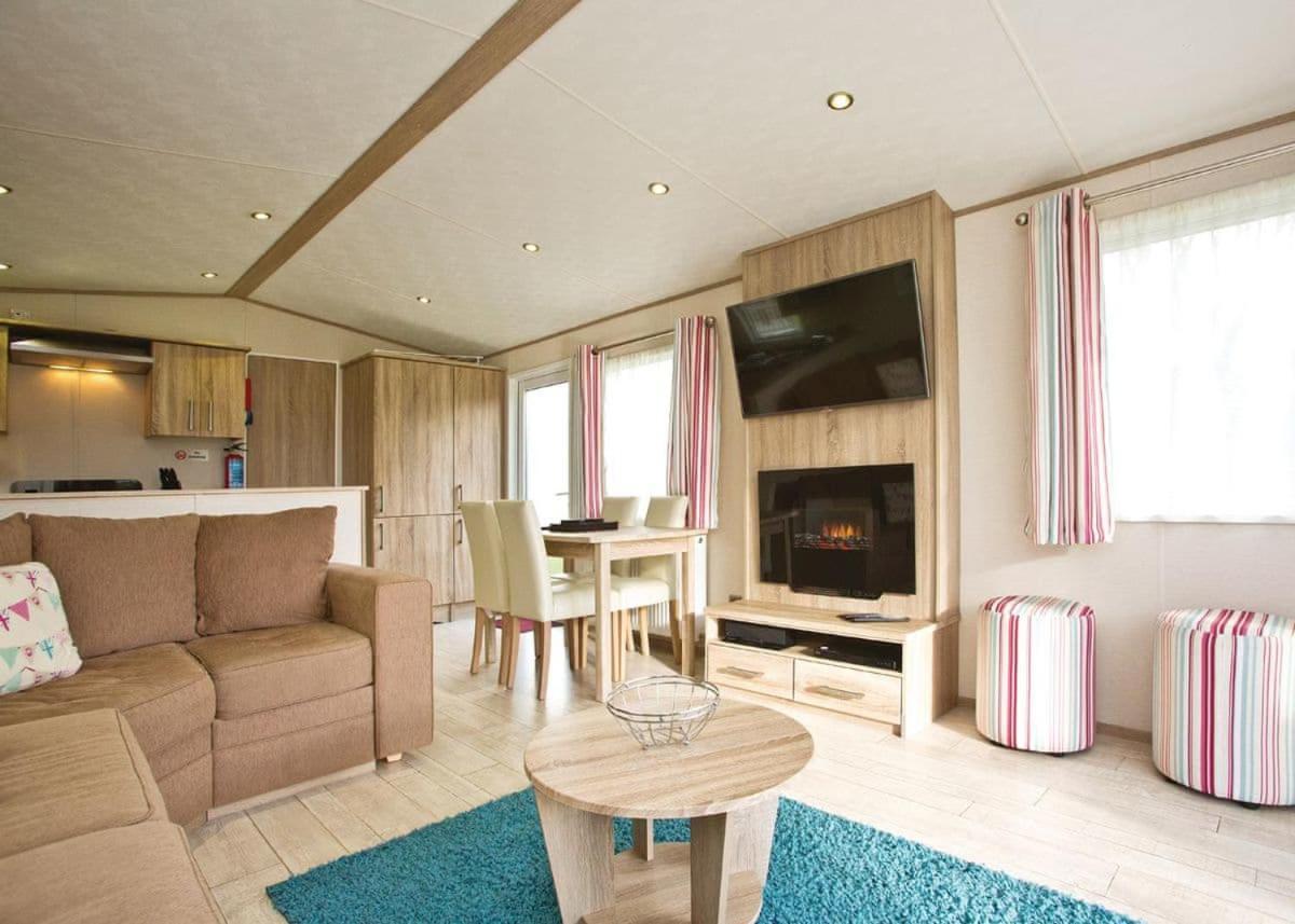 Piran Meadows Resort New Quay Esterno foto