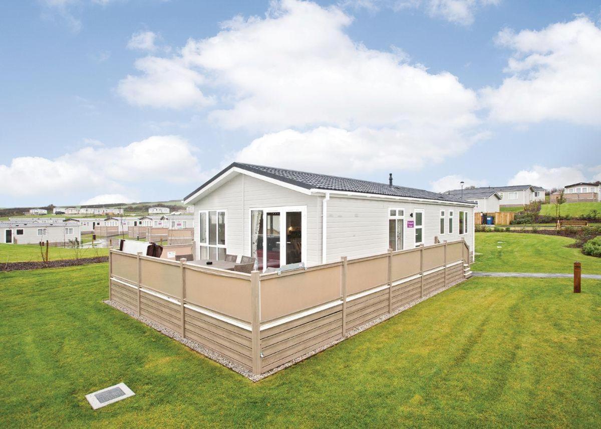 Piran Meadows Resort New Quay Esterno foto